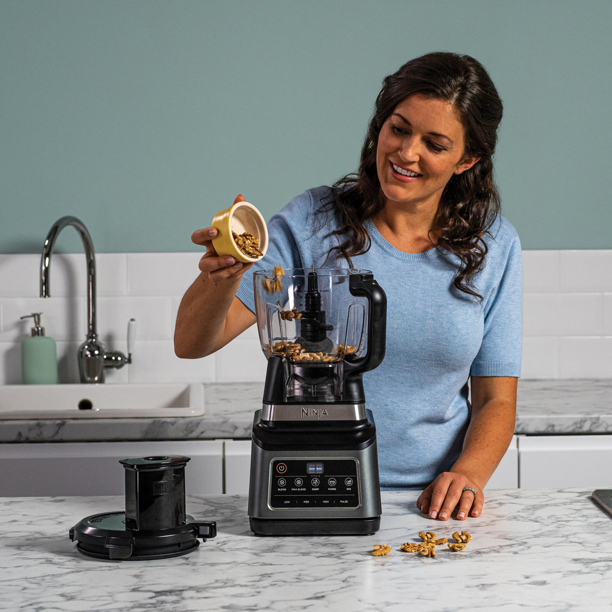 Ninja 3-in-1 Food Processor & Blender with 5 Automatic Programs: Blend, Max Blend, Chop, Mix, Puree, 1.8L Bowl, 2.1L Jug, 700ml Cup, 1200W, Dishwasher Safe Parts, Auto-iQ, Black BN800UK — image 8